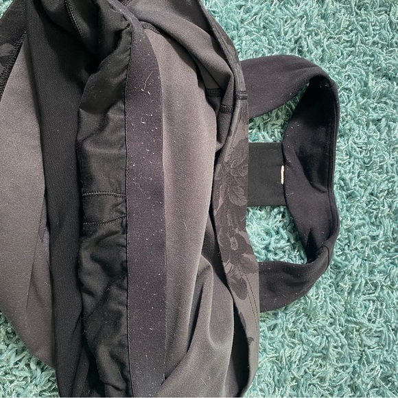 Lululemon 🍋 Scoop Neck Tank Lion BriskBloom Black - Picture 13 of 16